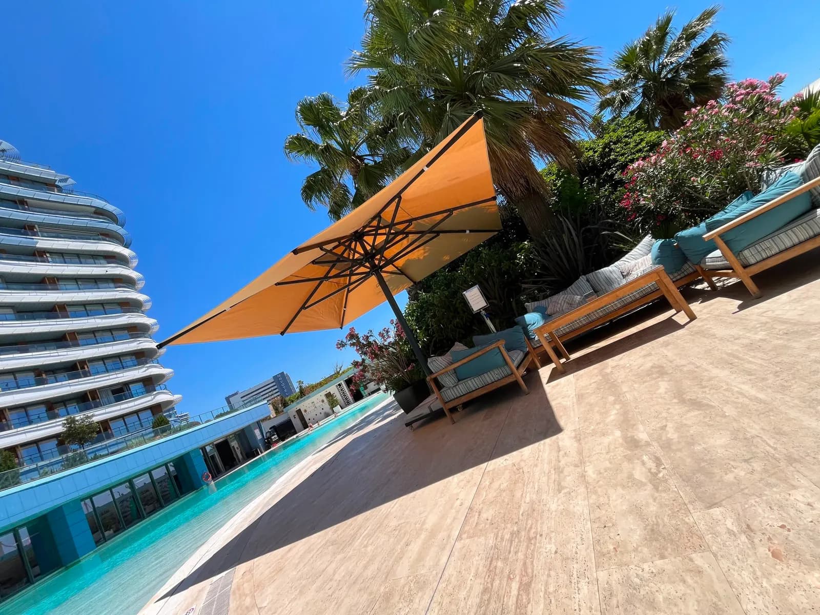 Radisson Blu Otel Zeytinburnu – Türkler Şemsiye uygulaması